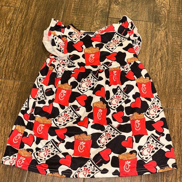 Girls Chick-fil-A Print Dress 3T | Cow Hearts Fast Food Theme Outfit - Picture 4 of 4